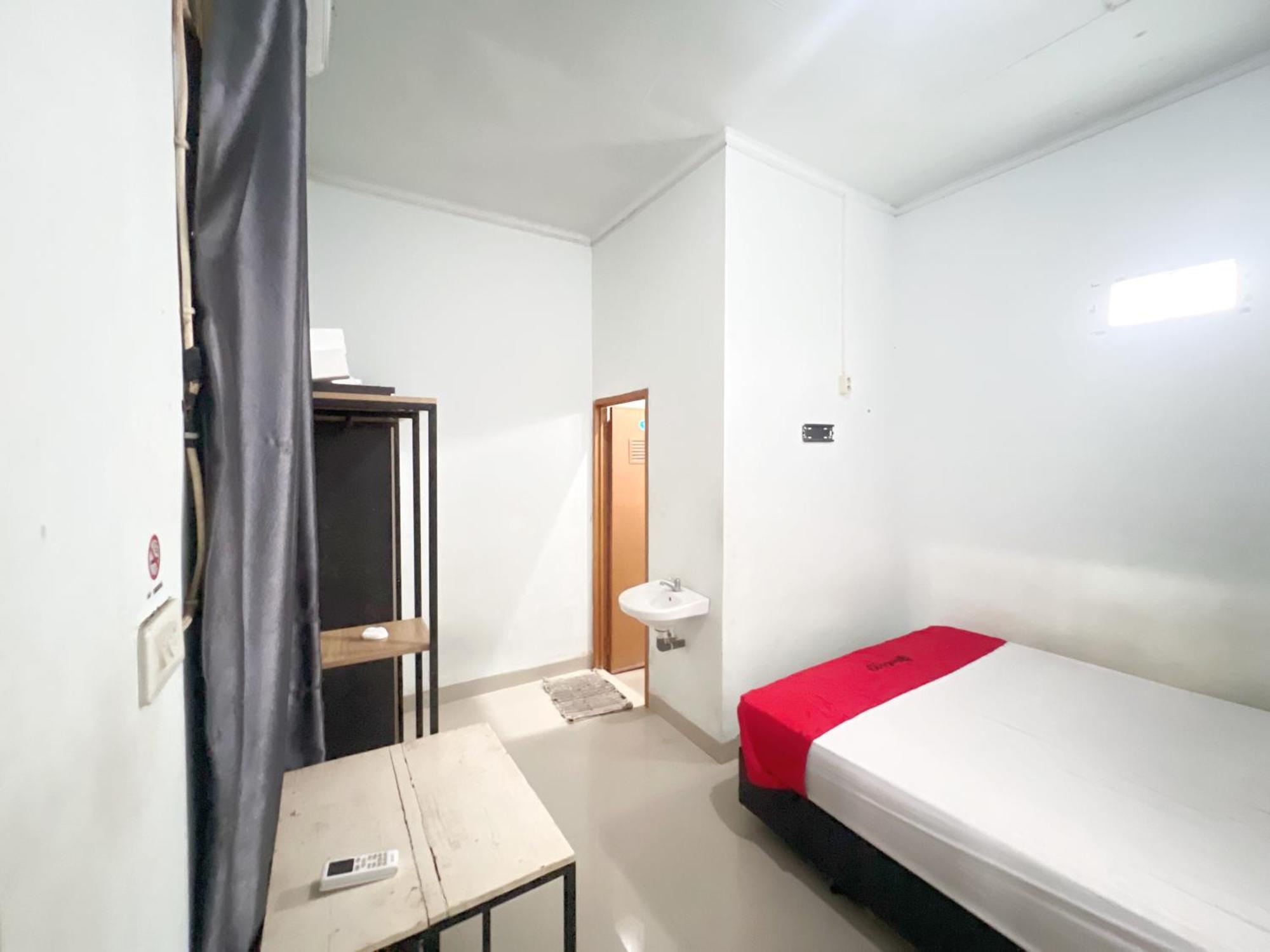 Reddoorz At Kay Residence Waydadi Lampung Bandar Lampung Exterior foto
